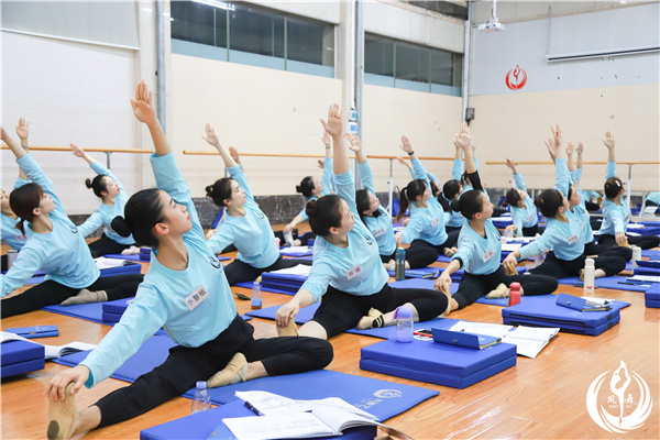 学习舞蹈是为了提升气质，培养审美