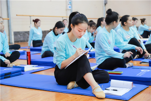 肯打地基的老师 一定是用真心在教学生的老师